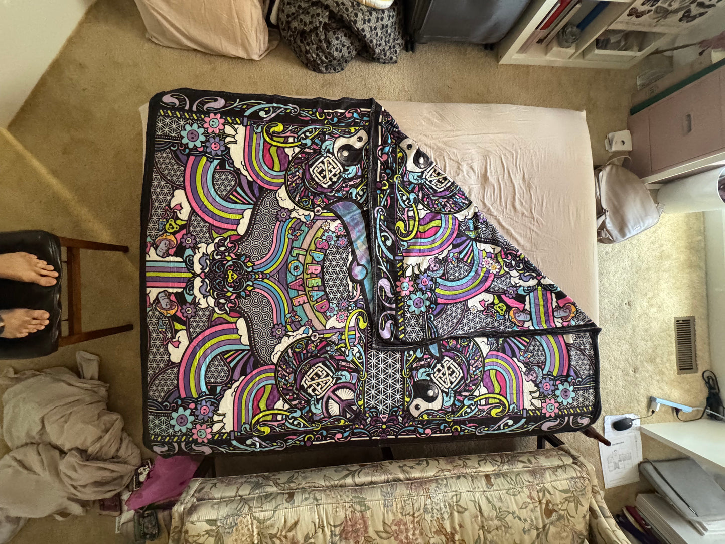 Show love spread love blanket